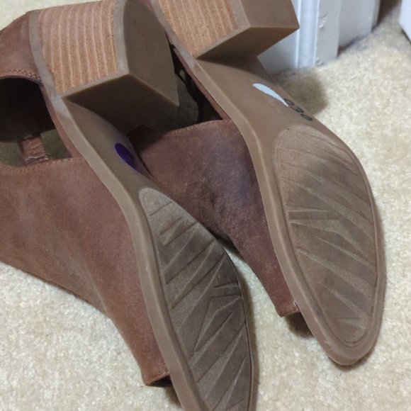 Carlos Santana suede cutout booties - Picture 5 of 5